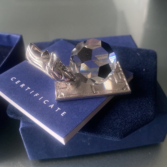Swarovski soccer statuette - Picture 2 of 3